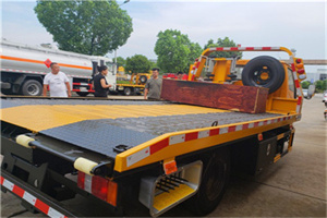 辉南附近拖车电话号码服务